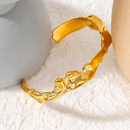 Bracelete com Design Irregular folheado em ouro 18k