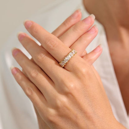 Anel Fashion Cravejado com Zircônia