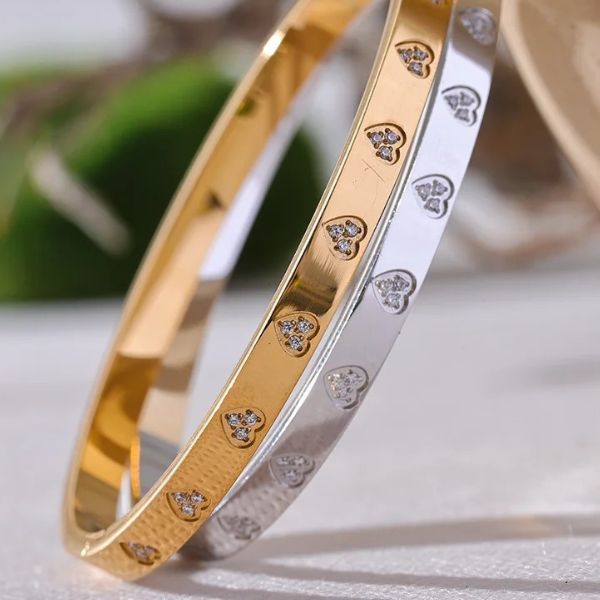 Bracelete com Luz Coração