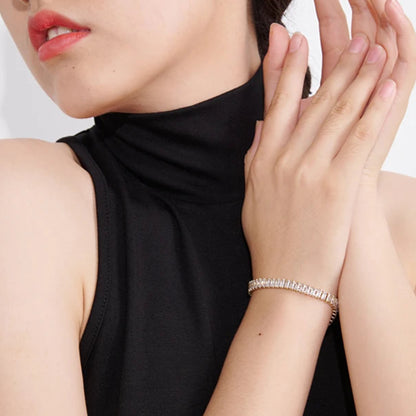 Pulseira cravejada, folheada em ouro 18K