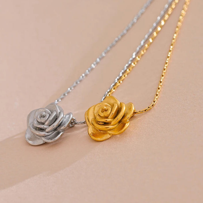 Colar pingente Rosa, folheado em Ouro 18K