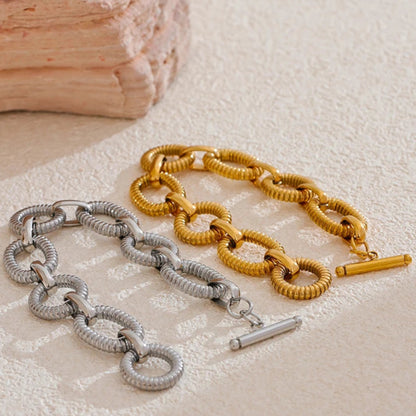 Pulseira Argola Textura, folheado em ouro 18k