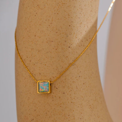 Colar com Pingente Quadrado, Folheado em Ouro 18K