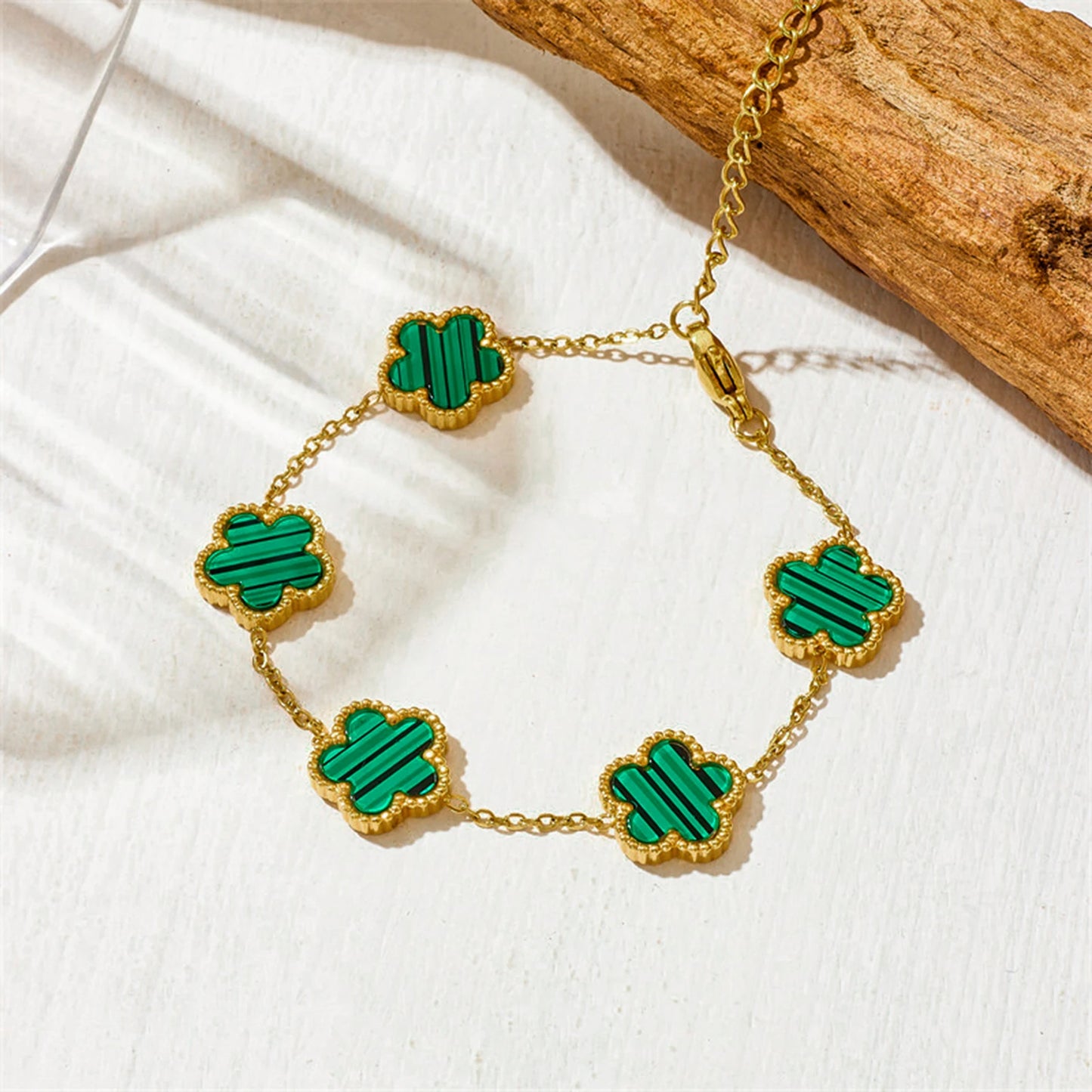 Pulseira Trevo Folheada em ouro 18K - COMPRE 1 LEVE 2 - Mais Frete Grátis