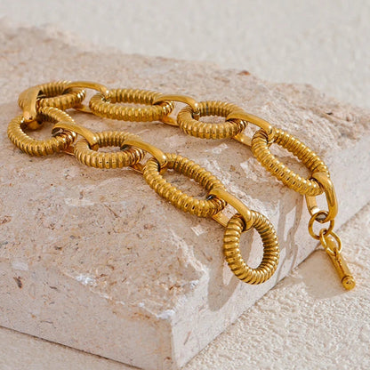 Pulseira Argola Textura, folheado em ouro 18k