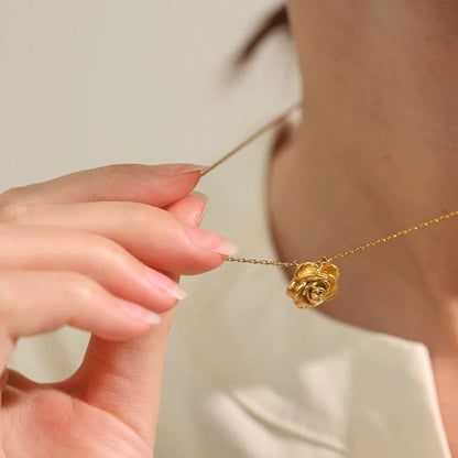 Colar pingente Rosa, folheado em Ouro 18K